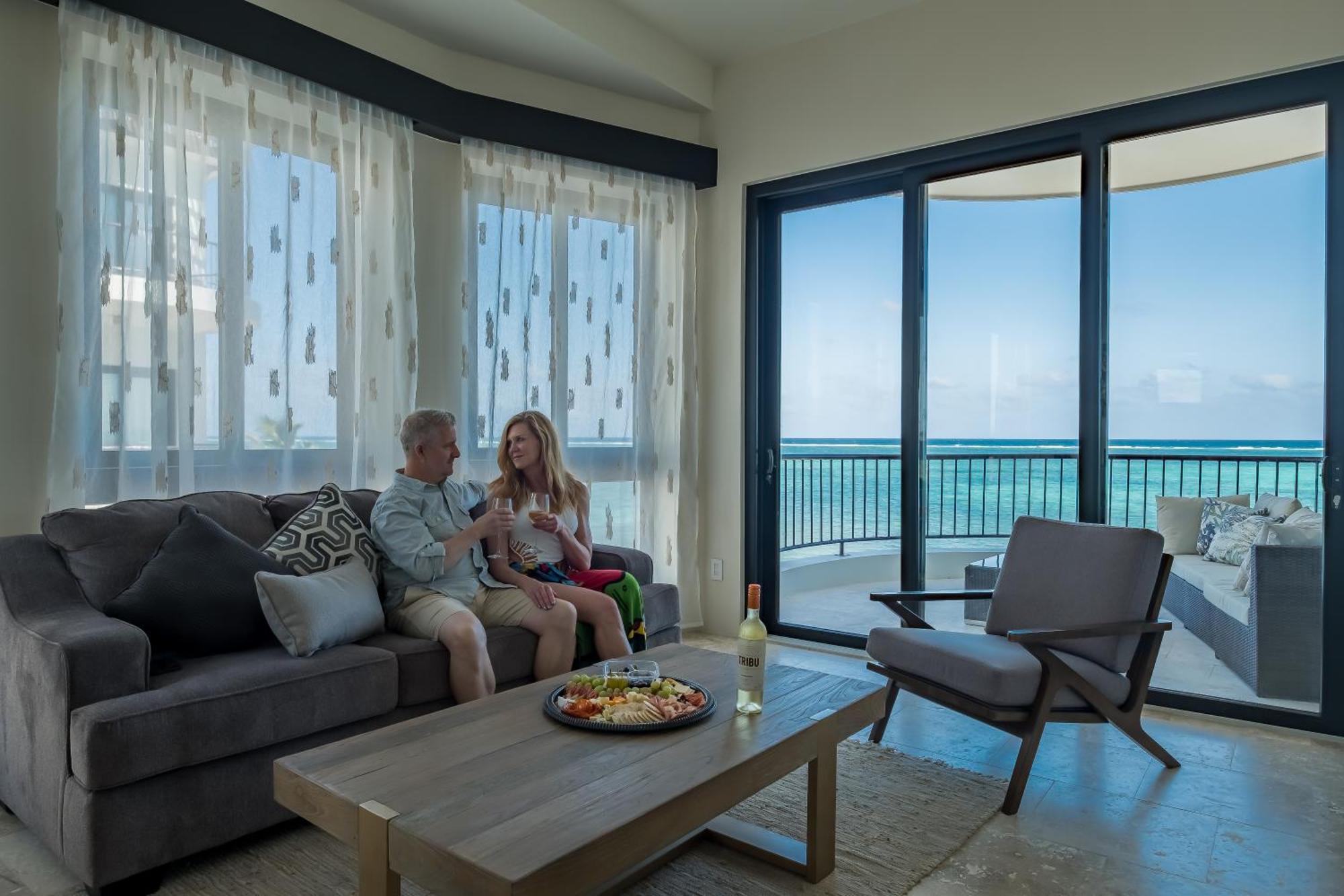 Diamante Beachfront Suites سان بيدرو المظهر الخارجي الصورة