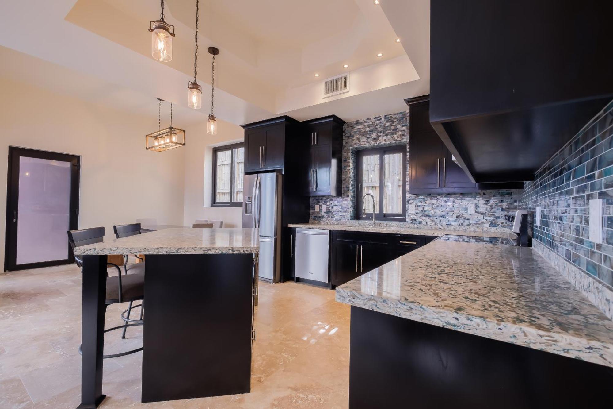 Diamante Beachfront Suites سان بيدرو المظهر الخارجي الصورة