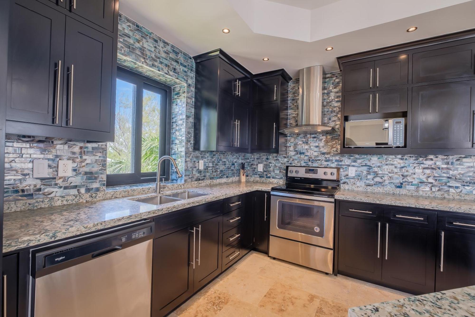 Diamante Beachfront Suites سان بيدرو المظهر الخارجي الصورة