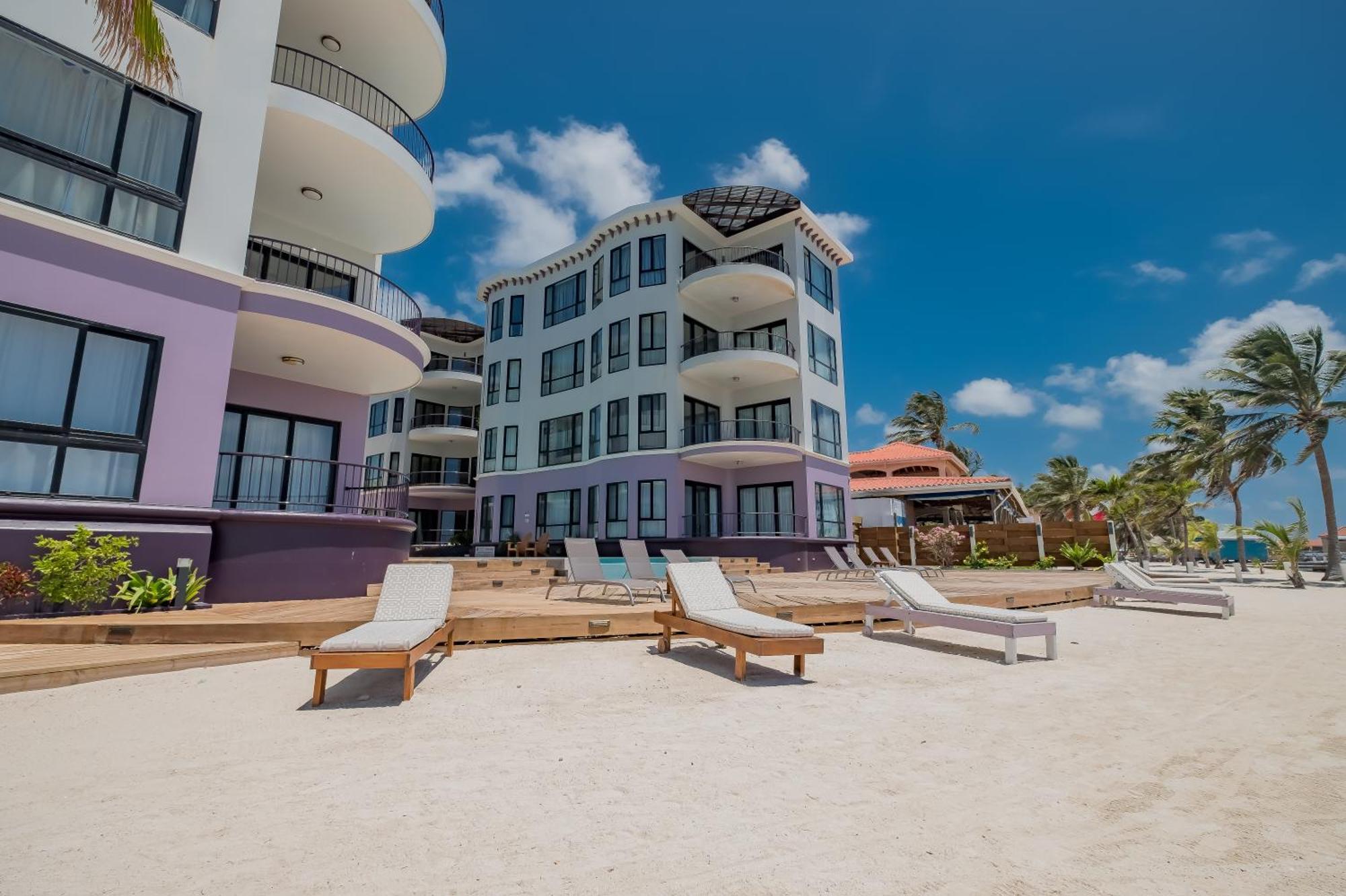 Diamante Beachfront Suites سان بيدرو المظهر الخارجي الصورة