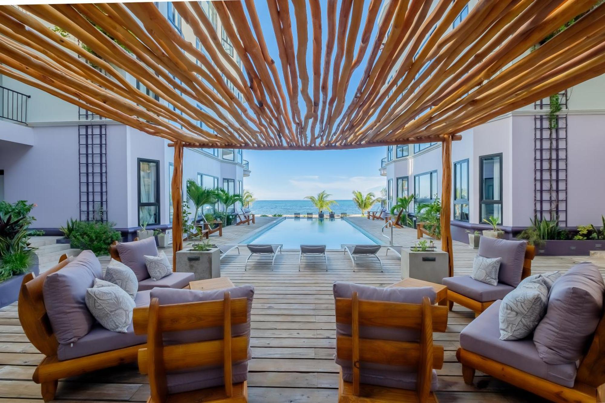 Diamante Beachfront Suites سان بيدرو المظهر الخارجي الصورة