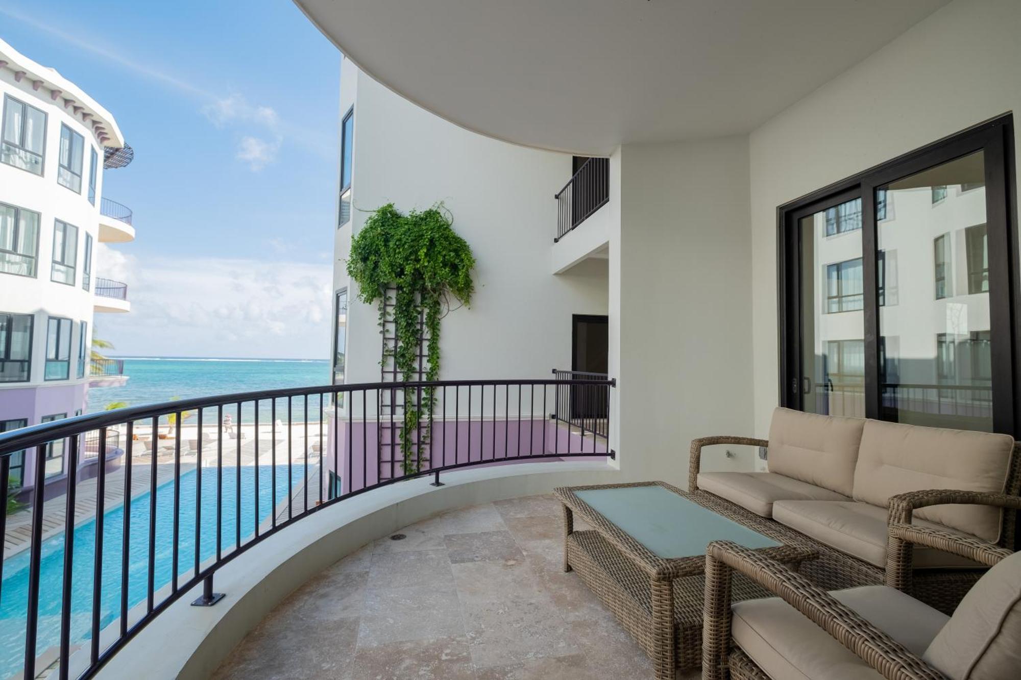 Diamante Beachfront Suites سان بيدرو المظهر الخارجي الصورة