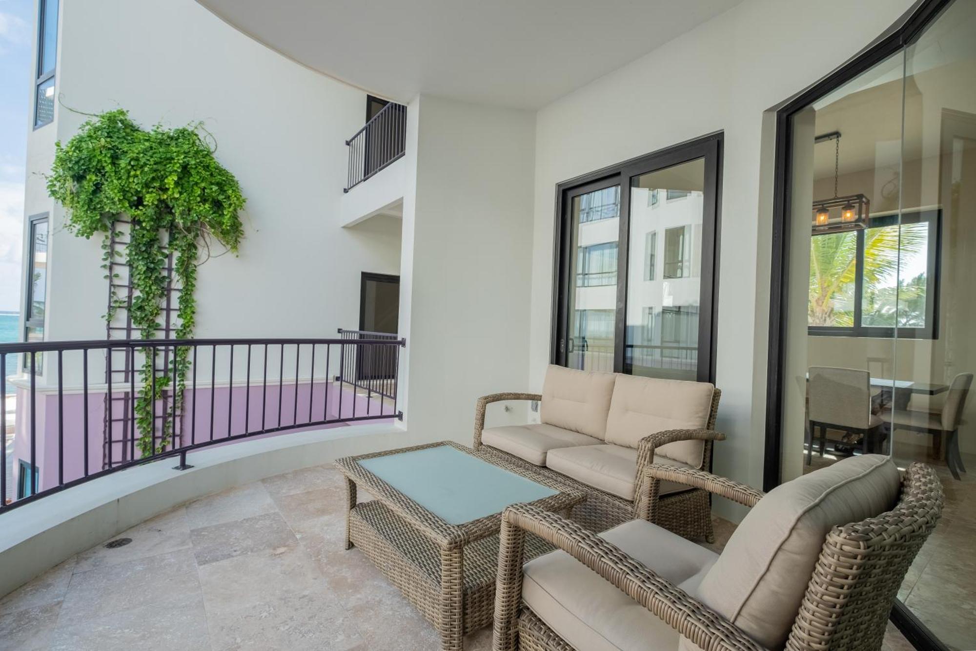 Diamante Beachfront Suites سان بيدرو المظهر الخارجي الصورة